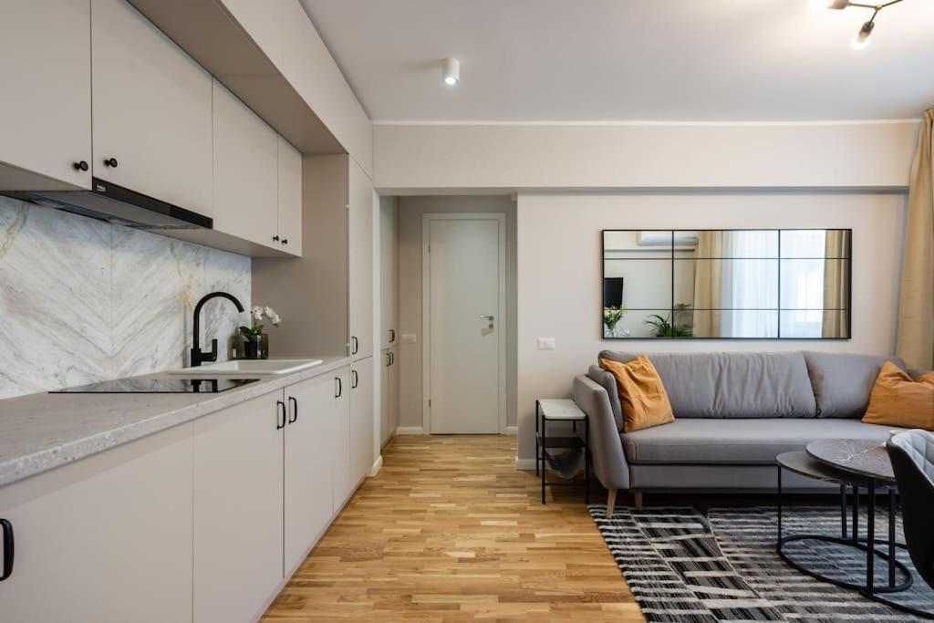 Sunny 2br Flat - Location - Stunning Views