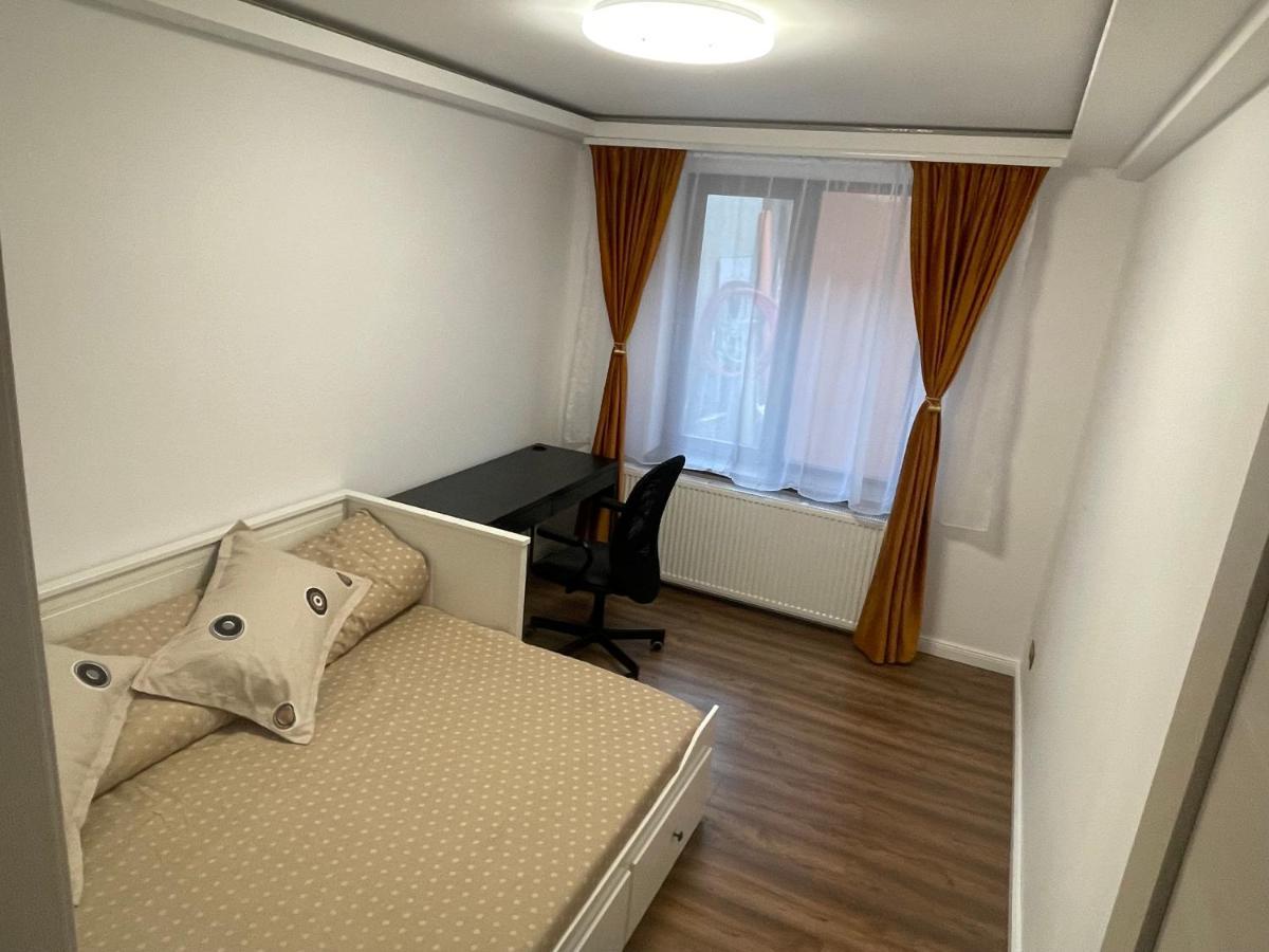Apartment Apusului