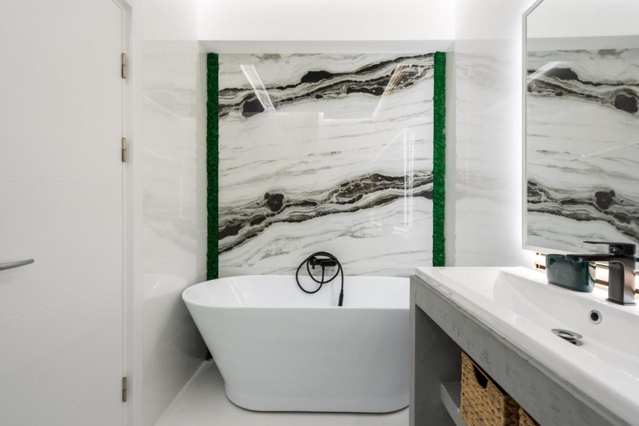 Jungle Escape - Luxe 1-br Haven In * Bucureşti
