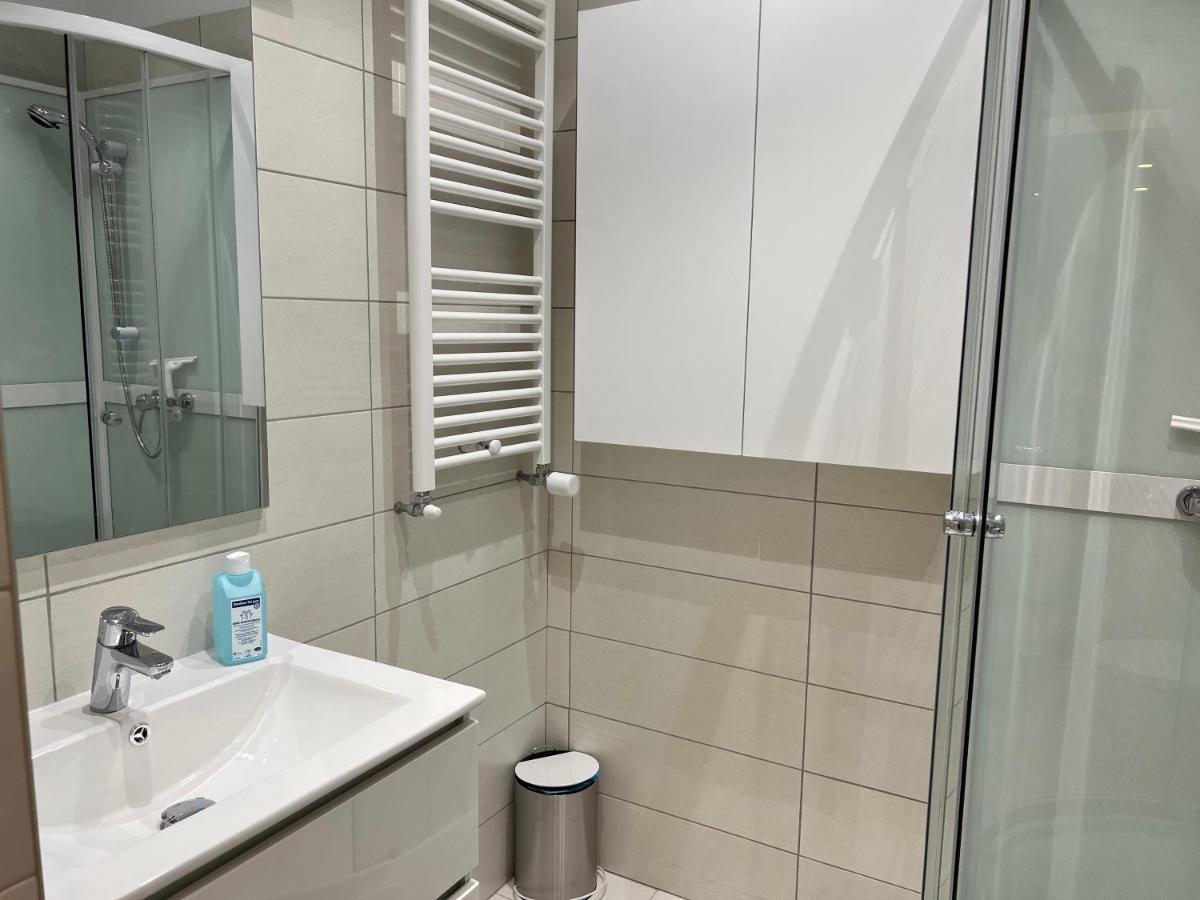 Apartment 3-room Penthouse Cityview With Terrace W12+w13 *