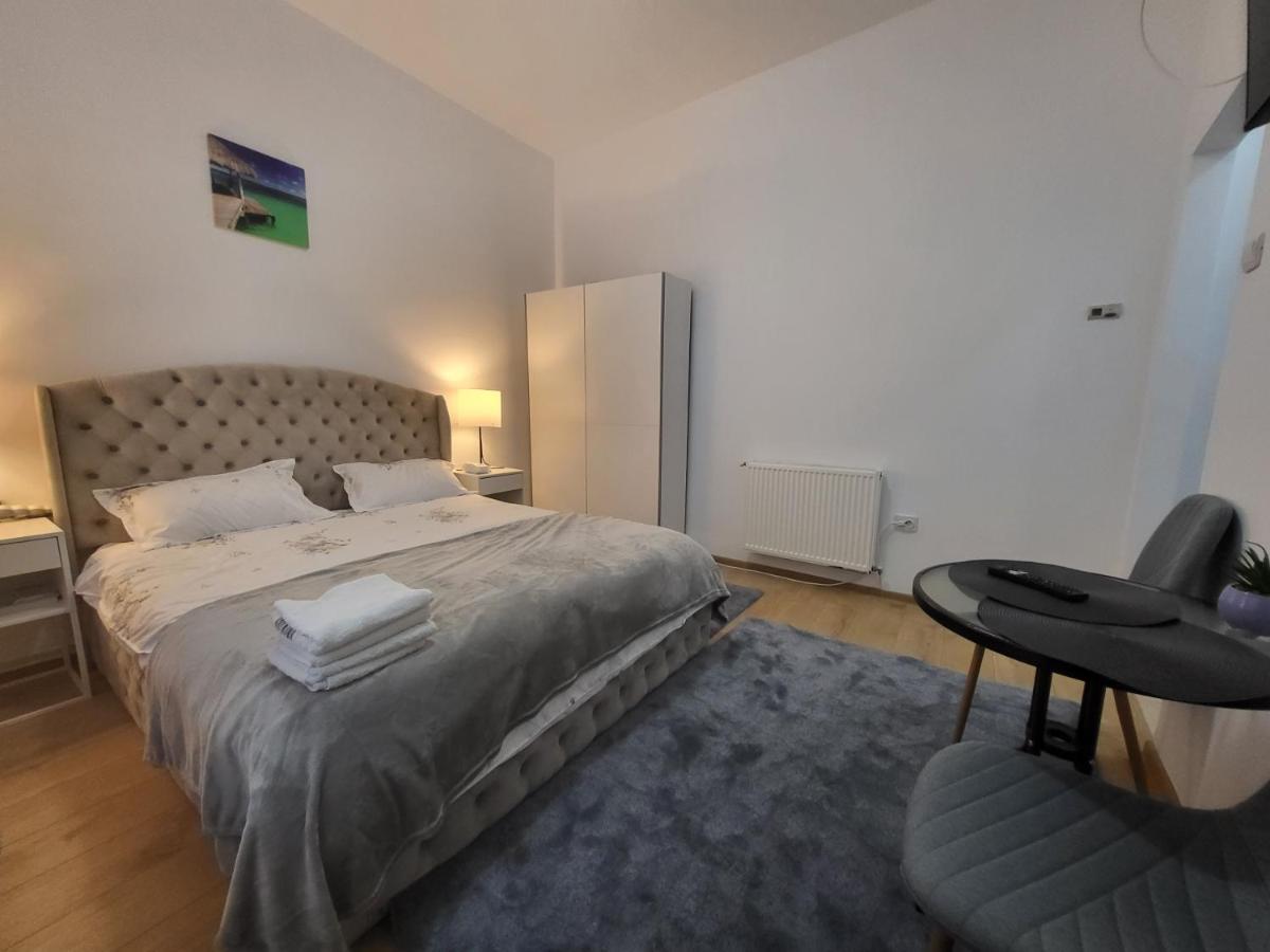 Carmen Housing 2 *