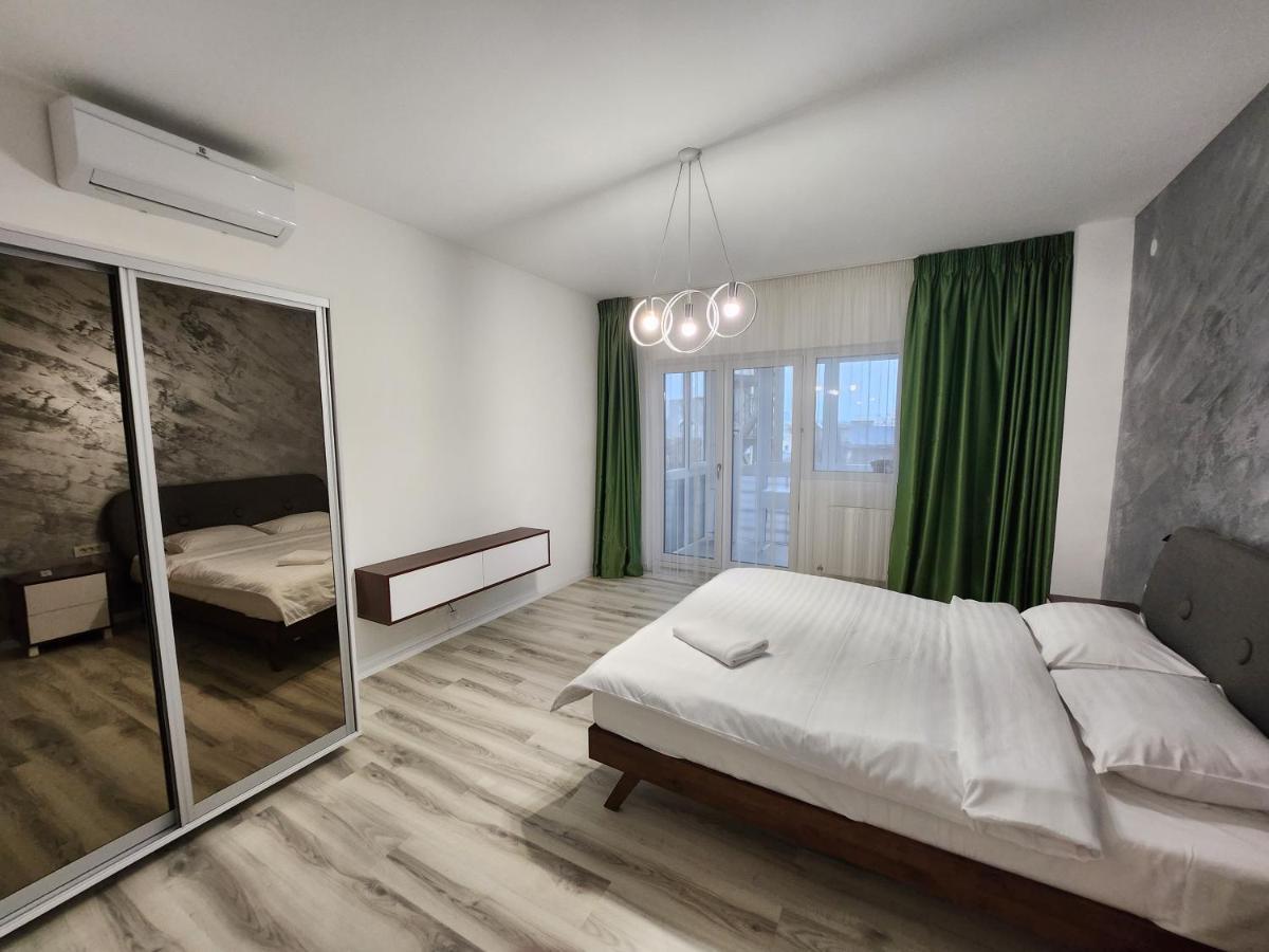 Rosetti Gold Grand Apartment