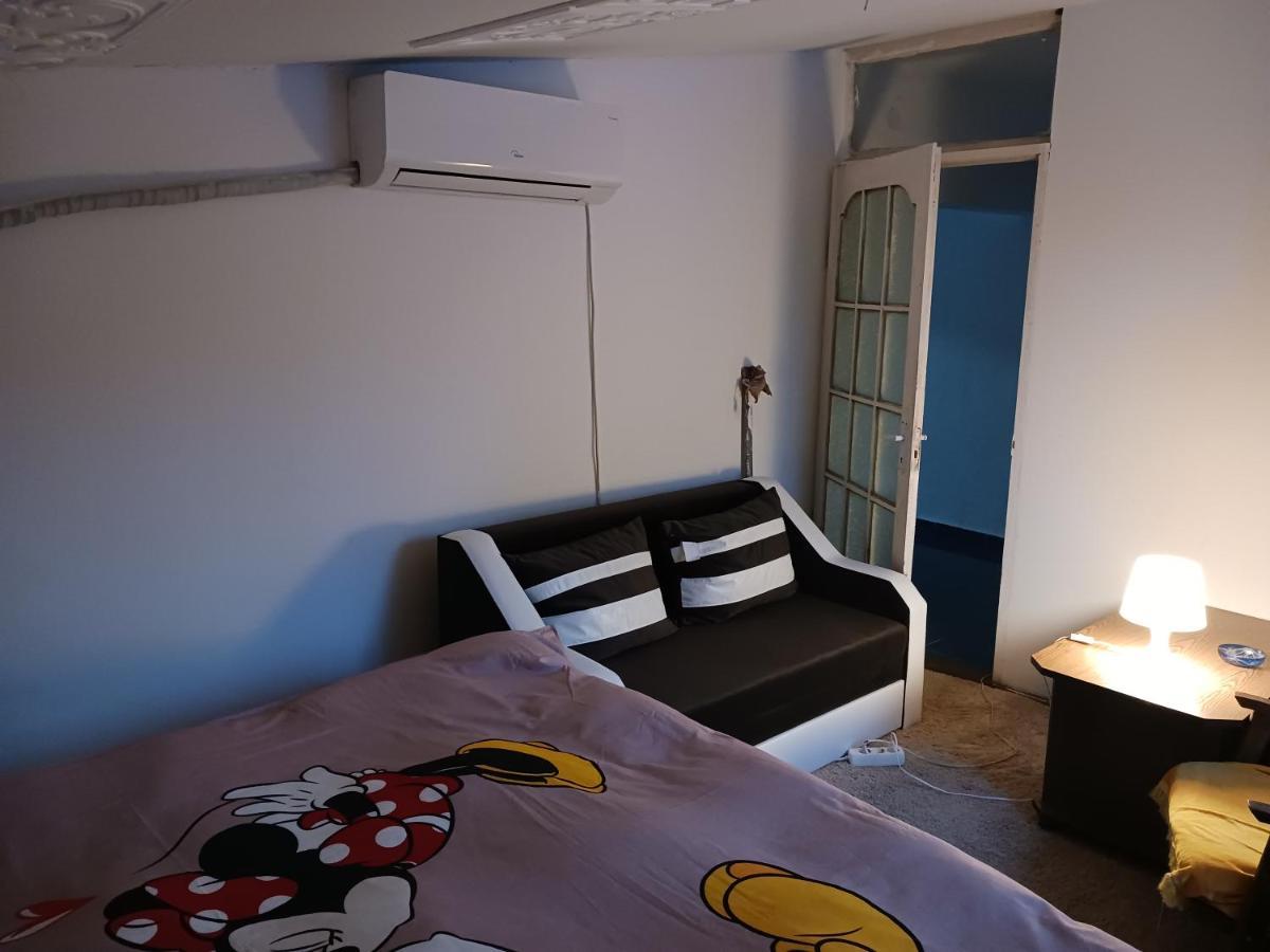Sara 3 Dormitoare Nu Primesc Santieristi Si Petrecareti Bucharest