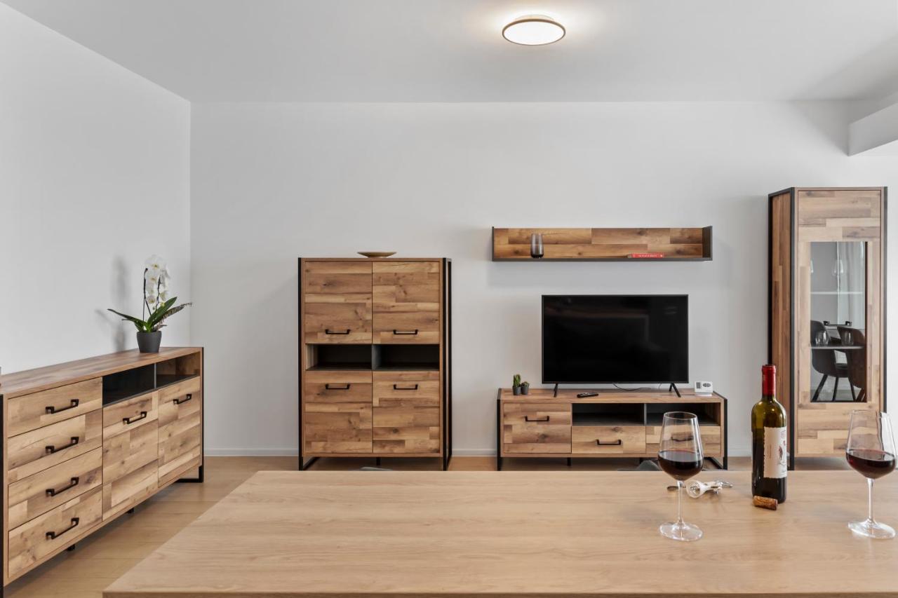 Atria Urban Gateway, 2br + Pool