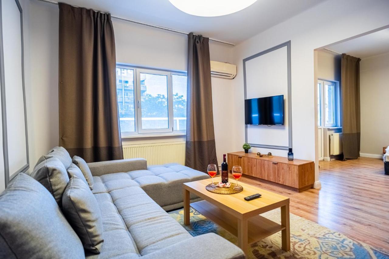Heritage Hideaway - City's Architectural Splendor * Bucareste