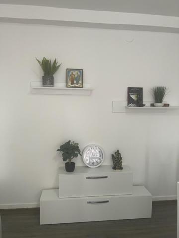 Apartament 3 Camere, Str Lacul Plopului,13 Septe * Bucharest