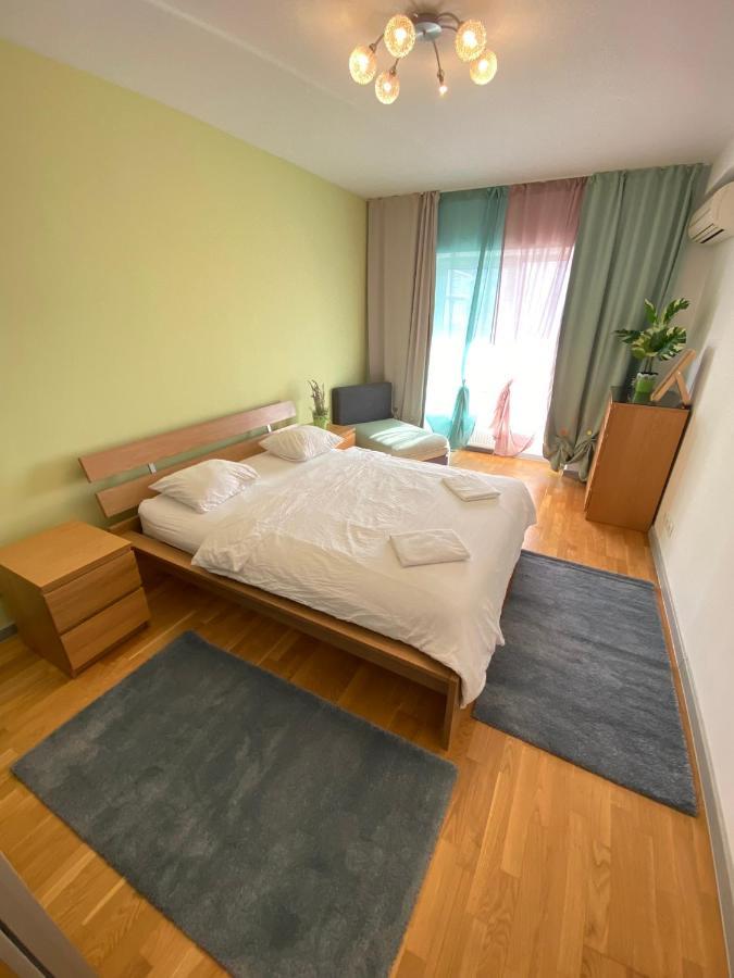 214 With Private Parking Apartamento