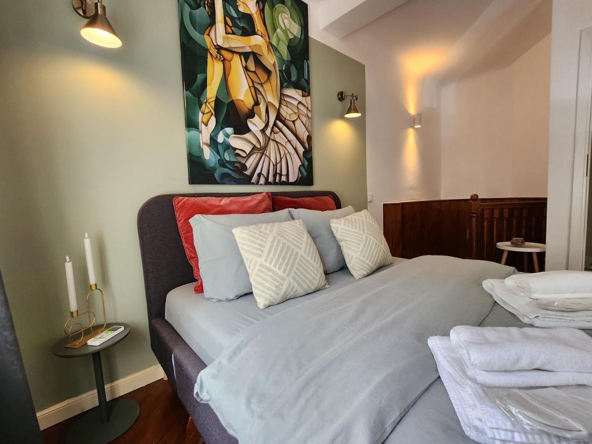 Apartment The-point Lovely In Center Of