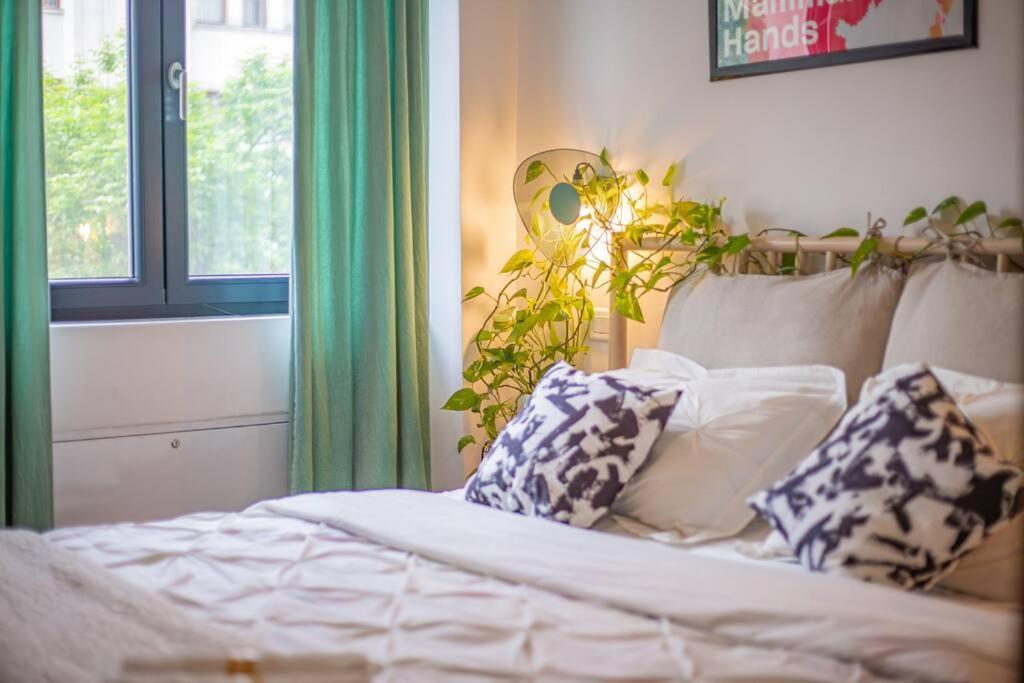 Chic 1br - Amzei Square Apartment Bucharest