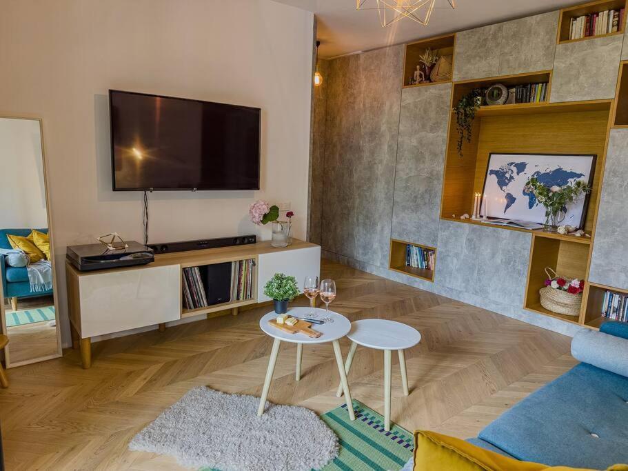 Apartment Chic 1br - Amzei Square *