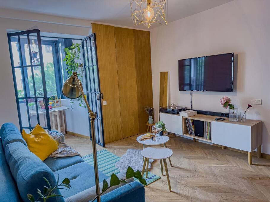 Chic 1br - Amzei Square Apartment Bucharest