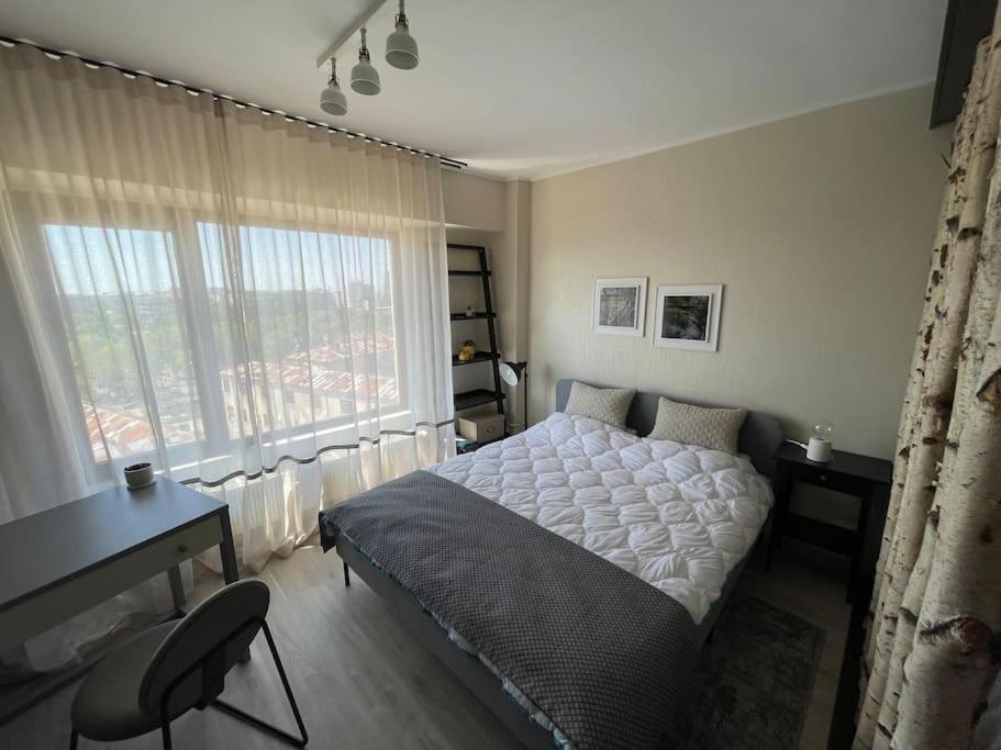 Stylish - Piata Alba Iulia Apartment