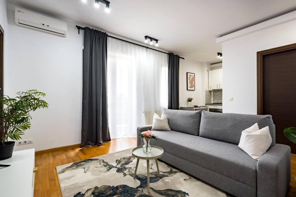 Apartment Vivando - Bright 1br - Amazing Terrace + Parking