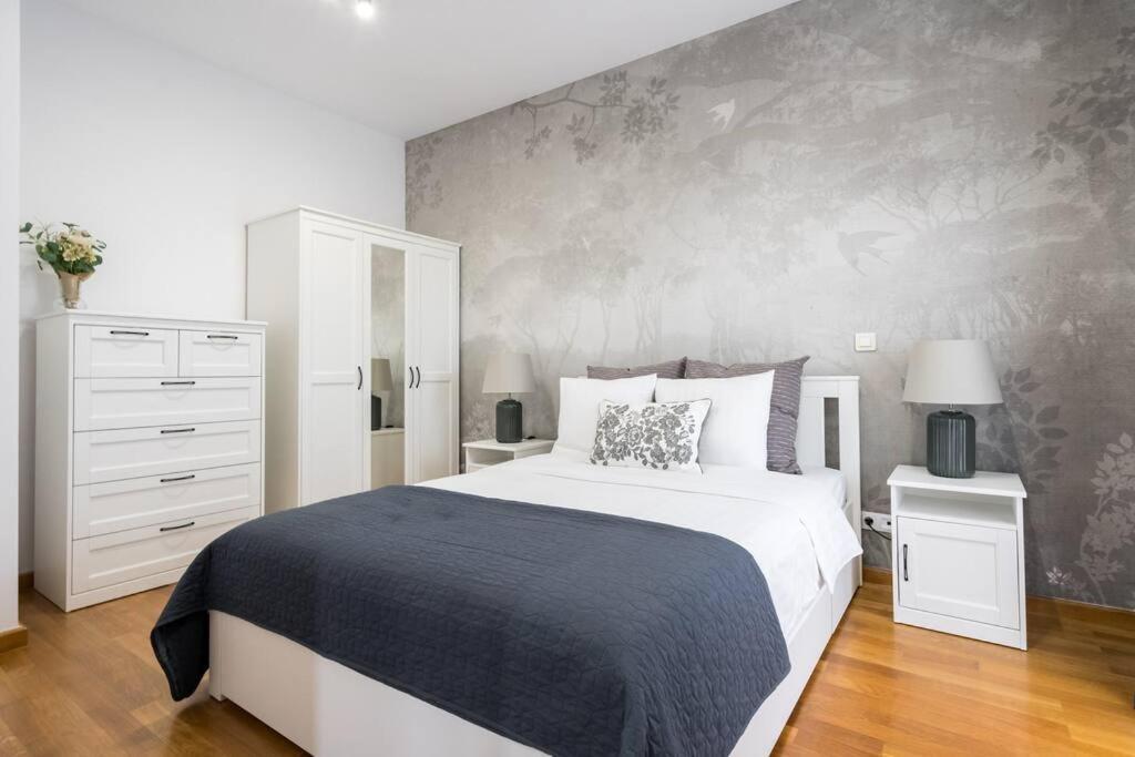 Vivando - Bright 1br - Amazing Terrace + Parking * Bucharest