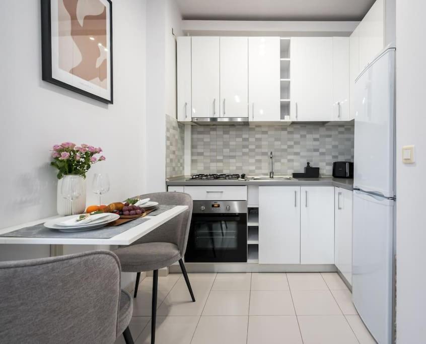 Vivando - Bright 1br - Amazing Terrace + Parking * Bucharest