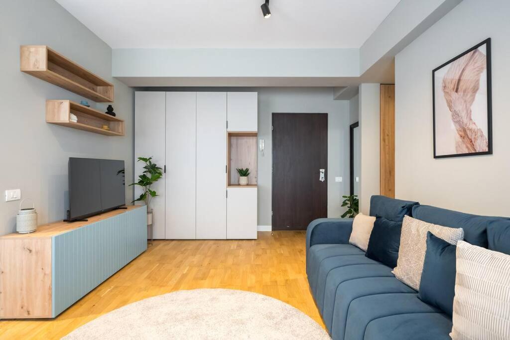 Bright 1br Flat - New Midtown Building + Terrace * Bucharest