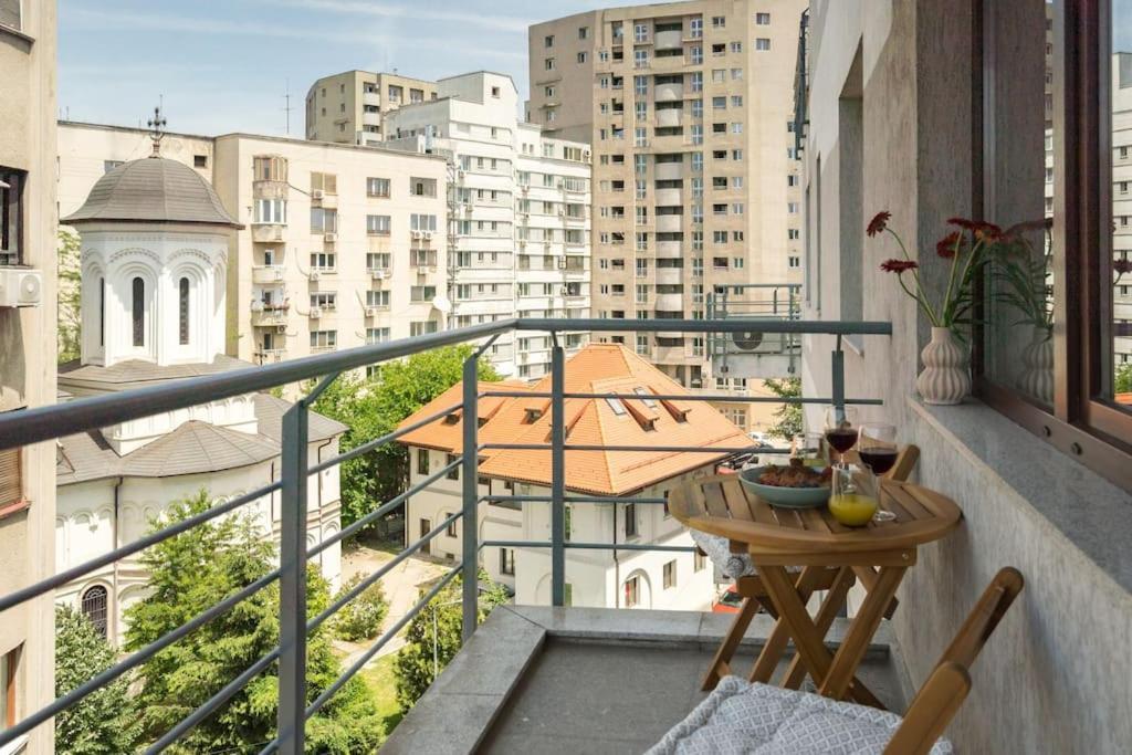 Bright 1br Flat - New Midtown Building + Terrace Apartment Bucharest