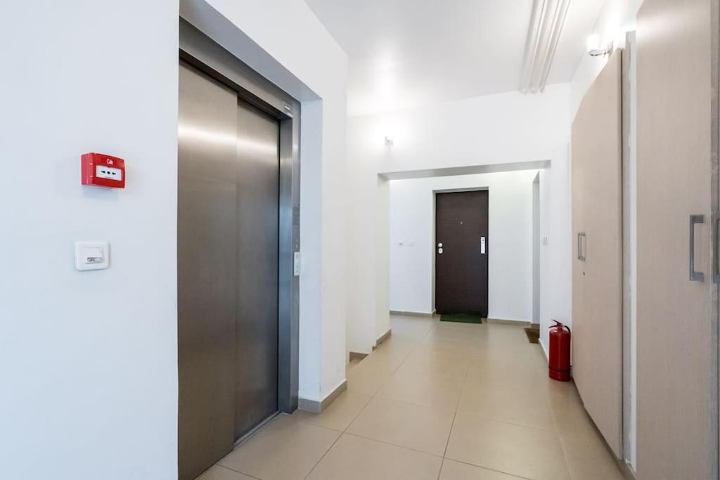 Vivando - Bright 1br - Amazing Terrace + Parking *