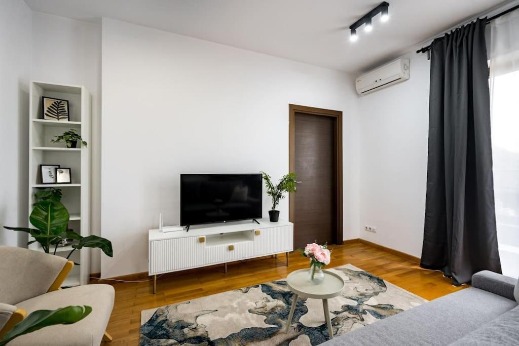 Vivando - Bright 1br - Amazing Terrace + Parking *
