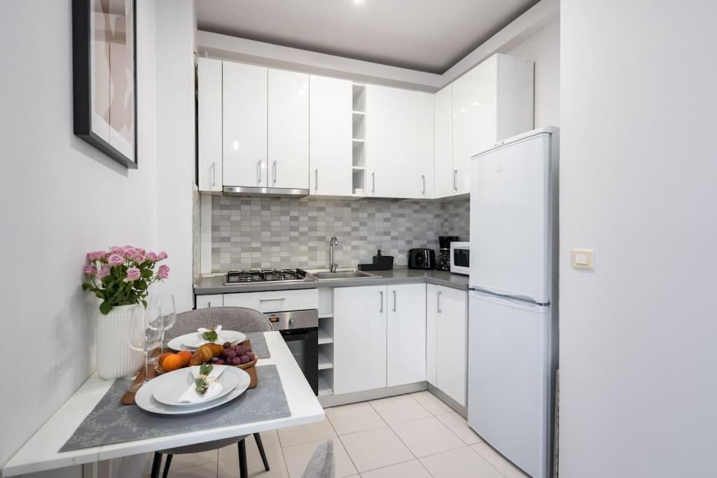 Vivando - Bright 1br - Amazing Terrace + Parking *