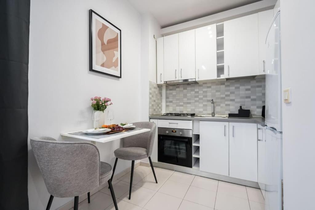 Vivando - Bright 1br - Amazing Terrace + Parking Apartment Bucharest
