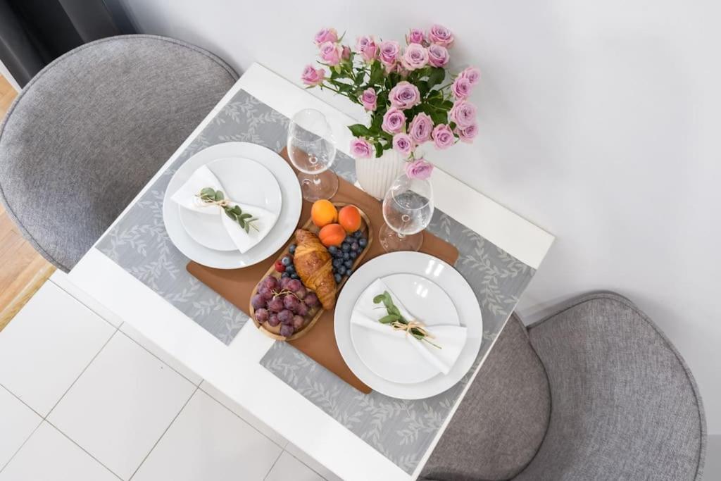 Vivando - Bright 1br - Amazing Terrace + Parking Bucharest