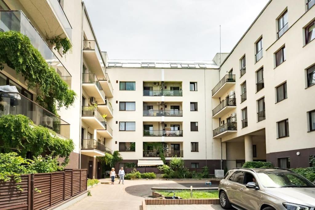Vivando - Bright 1br - Amazing Terrace + Parking *