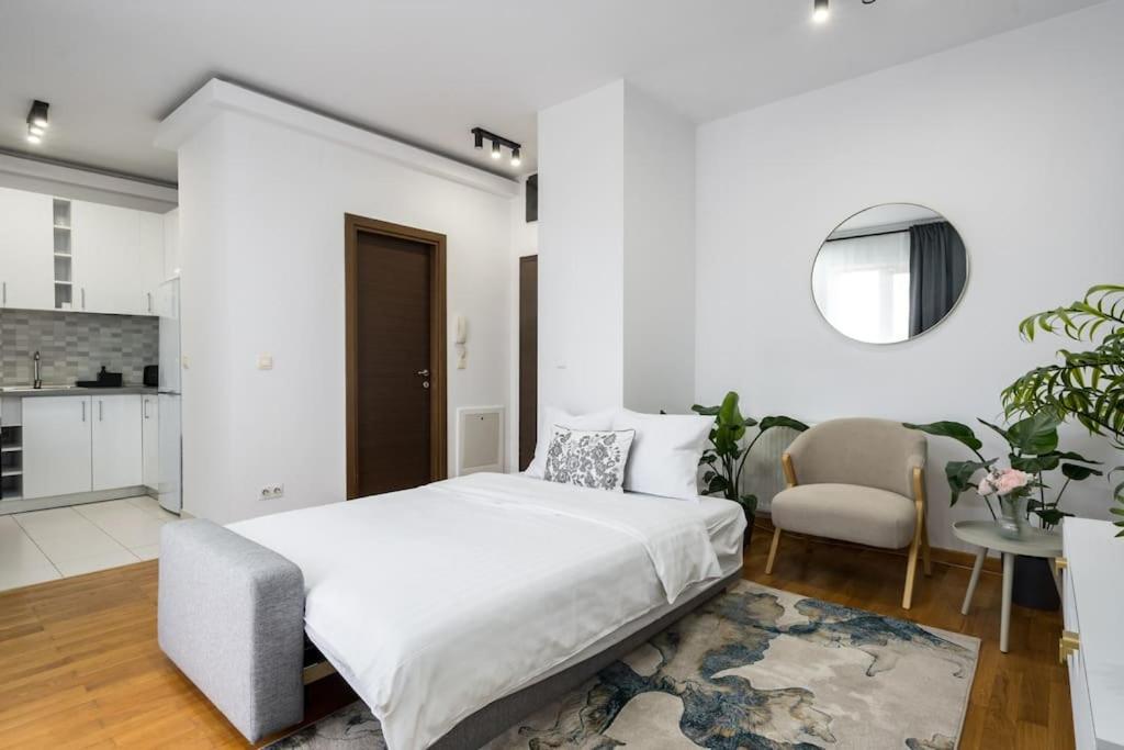 Apartment Vivando - Bright 1br - Amazing Terrace + Parking Bucharest