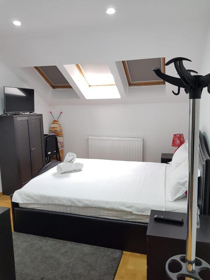 Buget Arena Nationala Mega Mall Monza Apartament Bucureşti