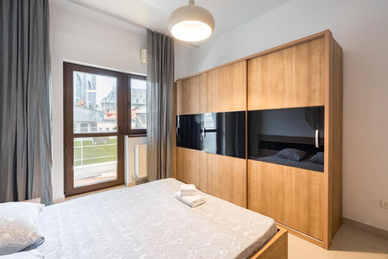 Modern & Spacious - Prime Location Bucharest's Old Town Apartamento *