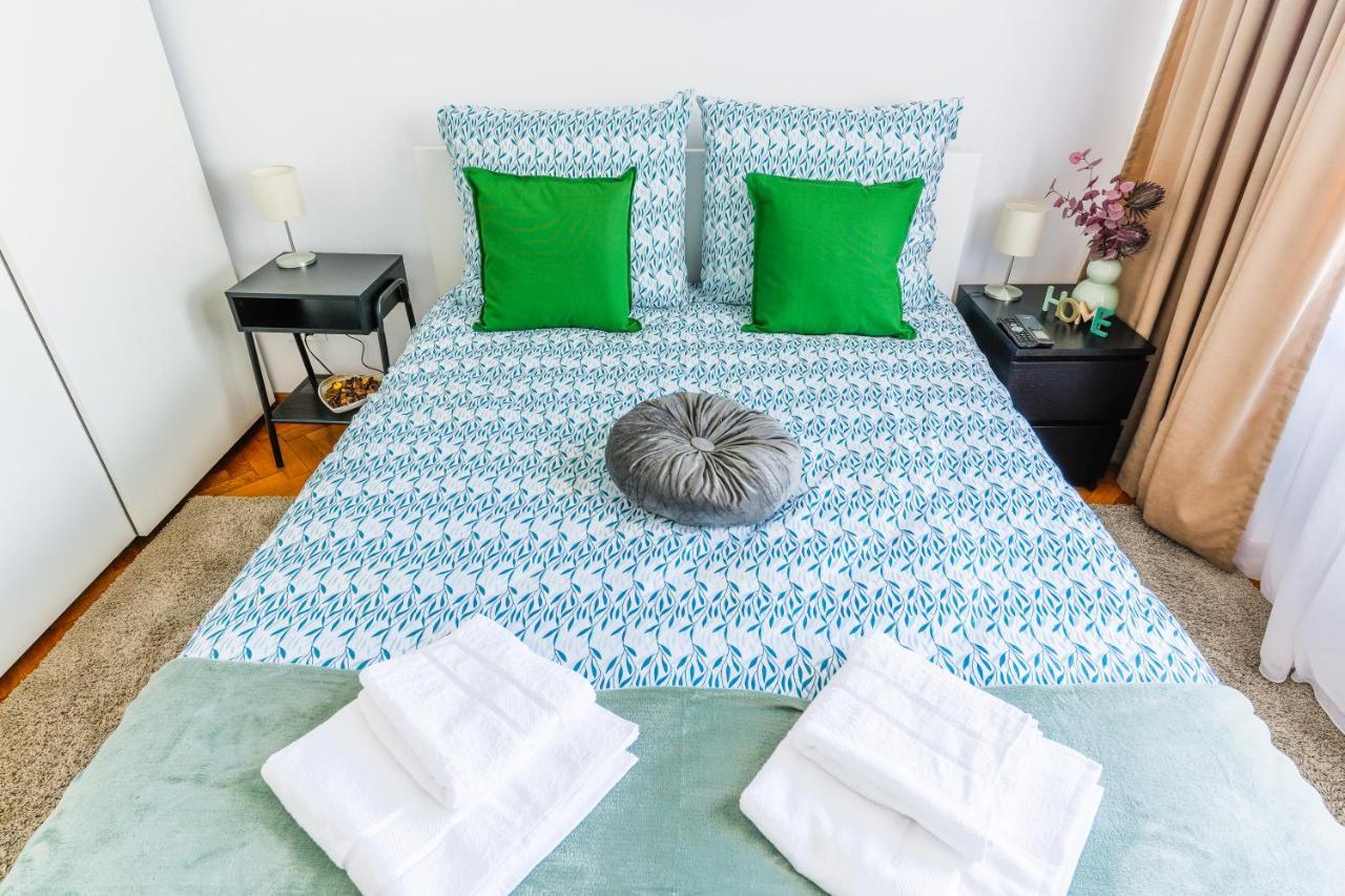 Ultracentral Golden Gatehouse 3 Bdrm * Bucharest