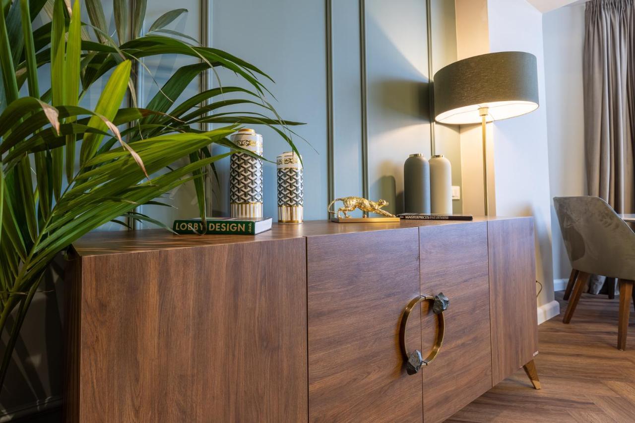 Apartment Floreasca 77 *