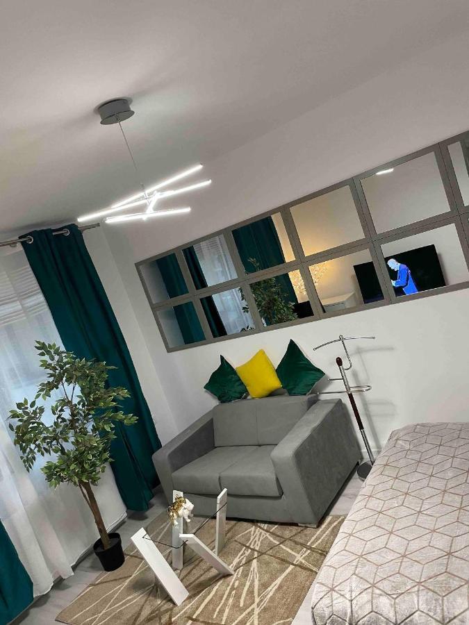 Apartment Stylish Near Orhideea Towers W Free Wifi *