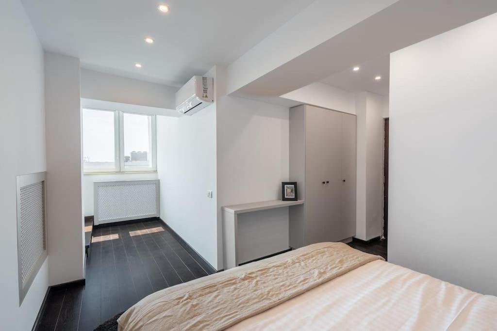 Superb Views 3br Duplex - 4 Balconies + Parking Bucharest