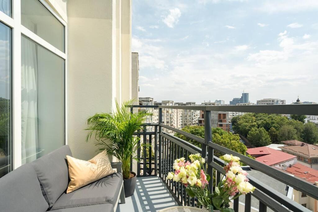 Superb Views 3br Duplex - 4 Balconies + Parking *