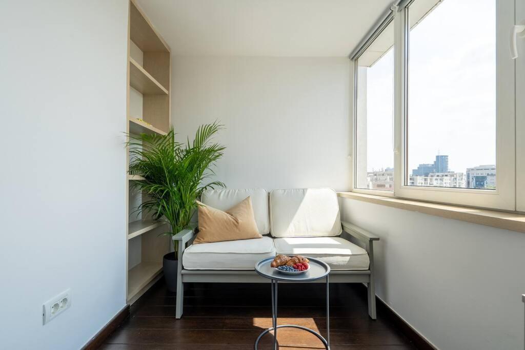 Superb Views 3br Duplex - 4 Balconies + Parking Apartment *