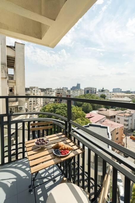 Superb Views 3br Duplex - 4 Balconies + Parking Apartment *