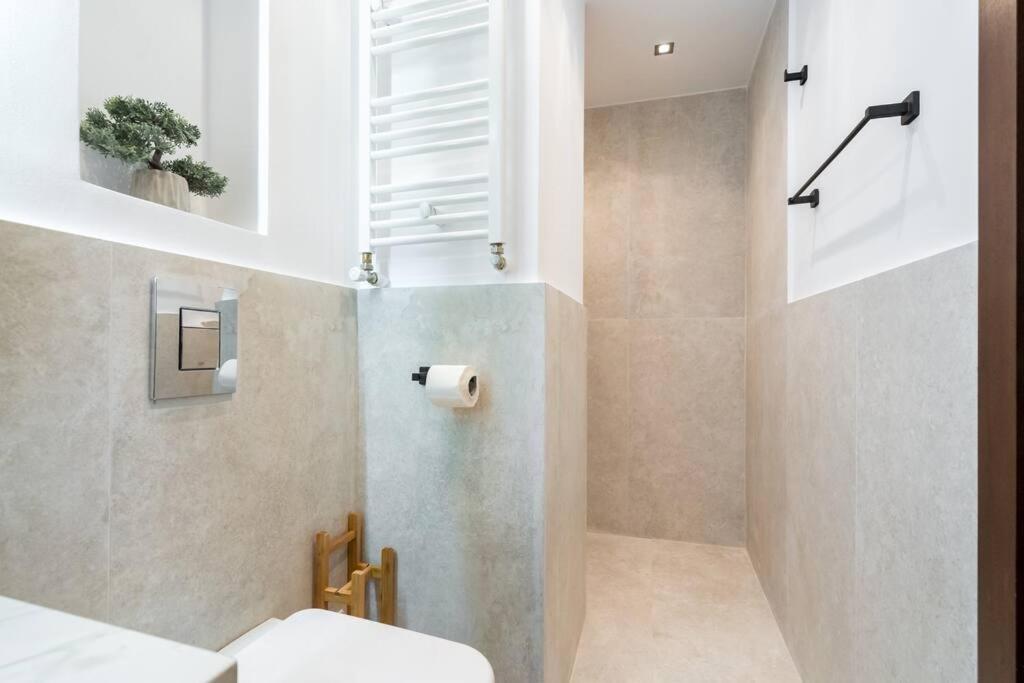 Superb Views 3br Duplex - 4 Balconies + Parking Apartment