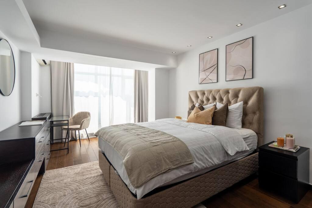 Superb Views 3br Duplex - 4 Balconies + Parking Apartment Bucharest