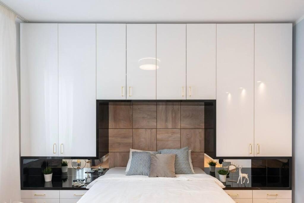 Apartamento Old Town Poiana 7 *