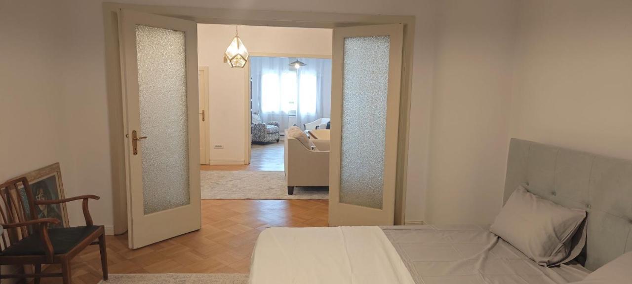 Love hotel Luxury 3 Bucharest
