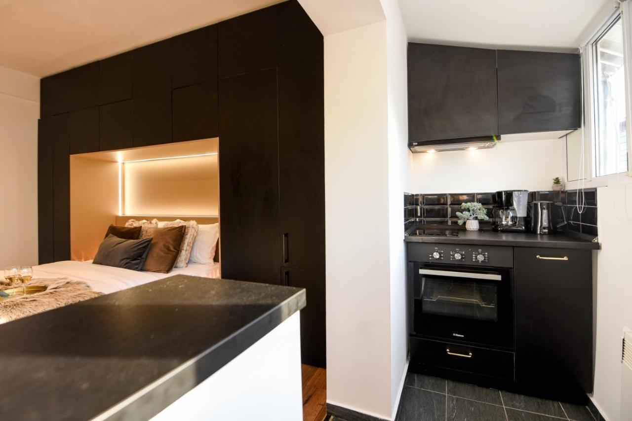 Calea Victoriei Modern - Escape In The Center Bucharest
