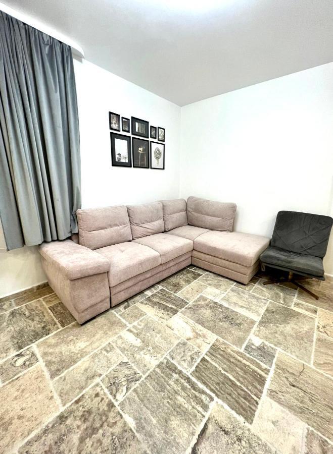 Titan Apartament *