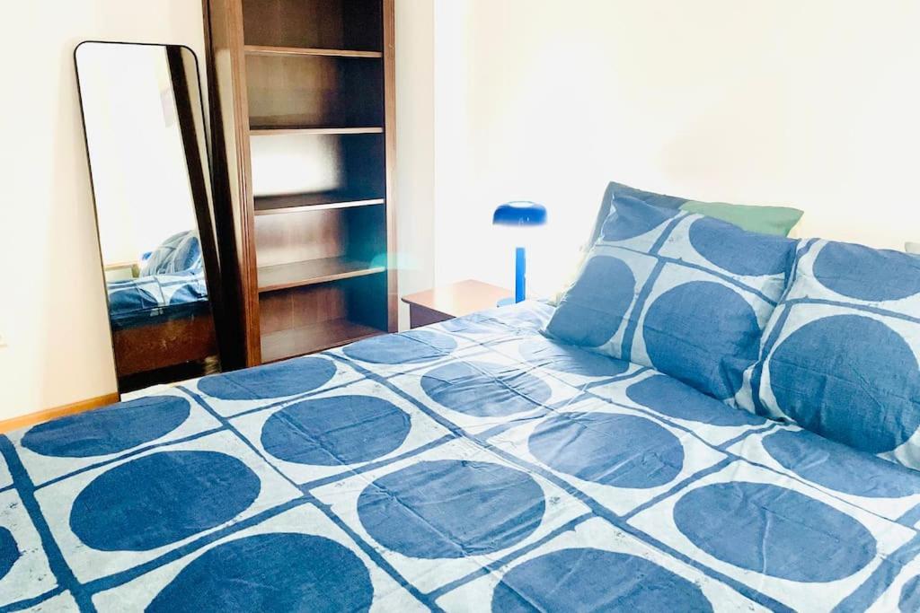 Cozy 1 Bedroom Flat, Ultracentral, Free Wifi Apartment *