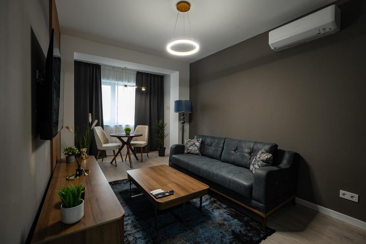 Blvd Ivory Pipera Ap.70b * Bucharest