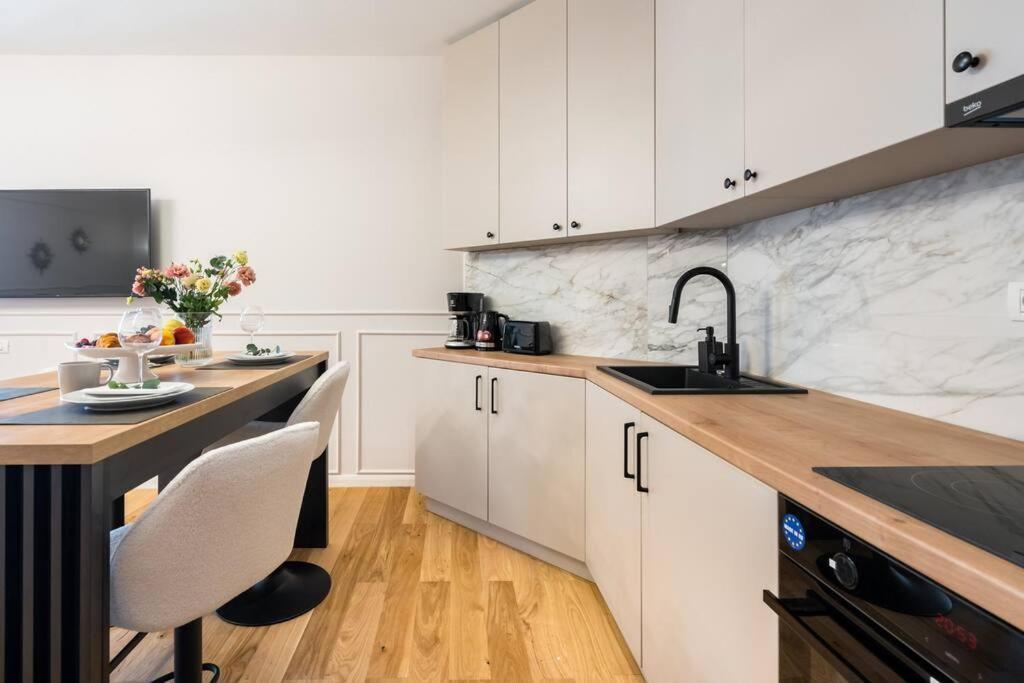 Stunning Views 3br Sunny Flat - Amazing Terrace * Bucharest