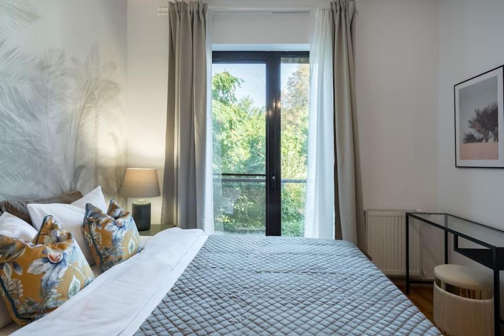 Apartment Vivando - Bright 1br - View Balcony - Parking *