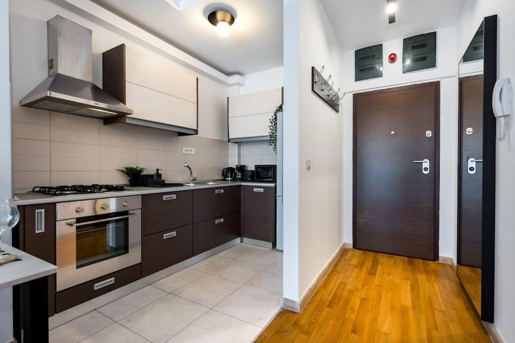 Vivando - Bright 1br - View Balcony - Parking Apartment Bucharest