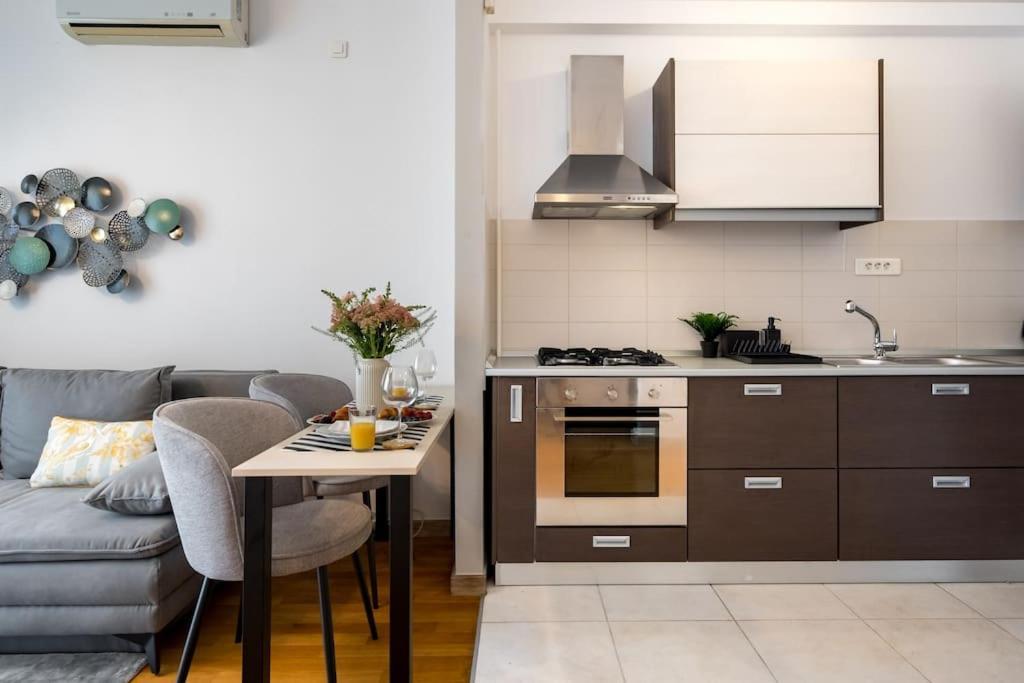 Vivando - Bright 1br - View Balcony - Parking Apartment *