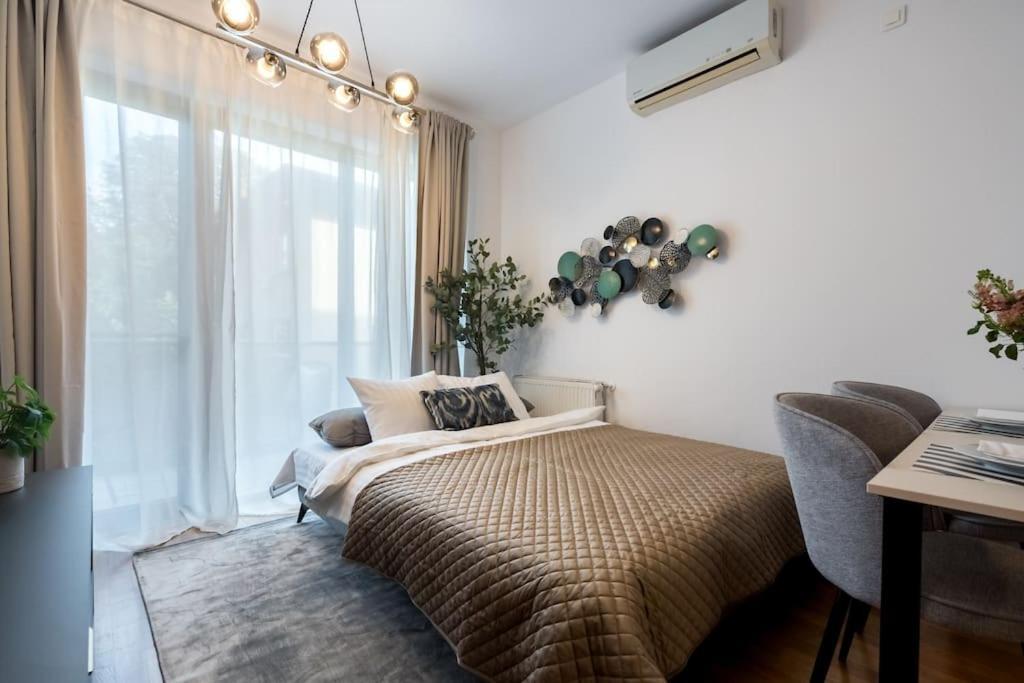 Apartment Vivando - Bright 1br - View Balcony - Parking